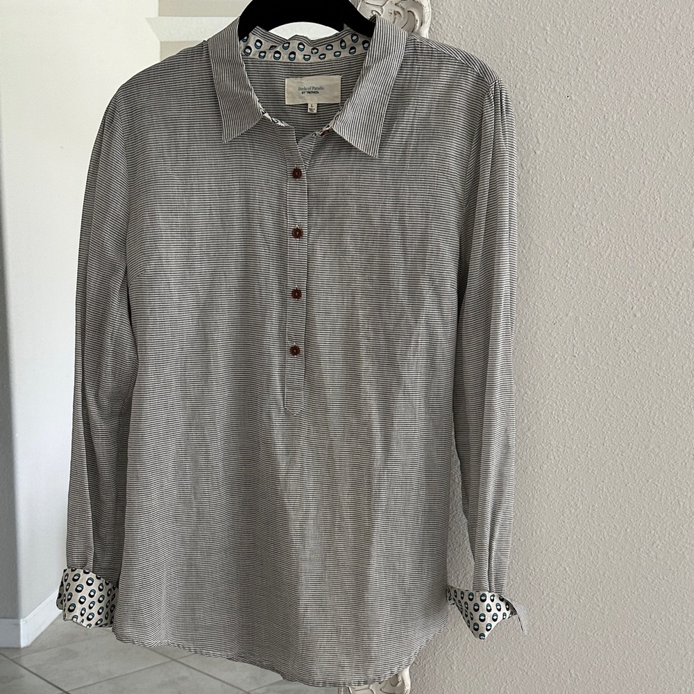 Anthropologie Birds of Paradis By Travolta Gray and White Button-Down Shirt